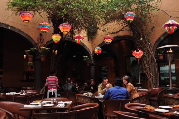 Um dos muitos restaurantes charmosos em San Miguel de Allende, no México